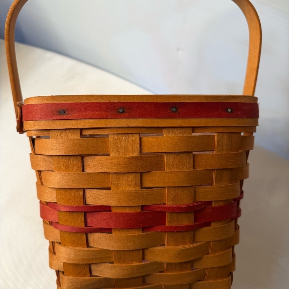 Longaberger VINTAGE Handwoven Square Basket with Liner; Excellent condition